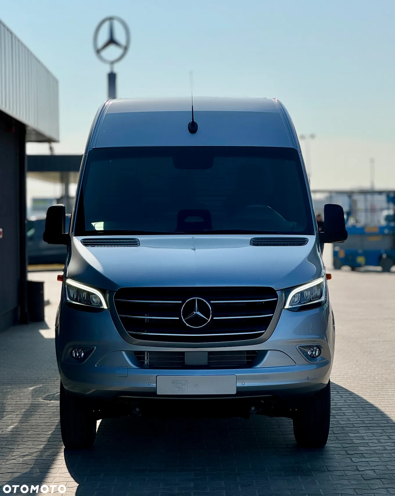Mercedes-Benz Sprinter - 4