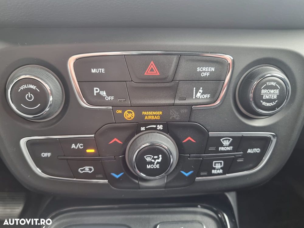 Jeep Compass 2.0 M-Jet 4x4 AT Longitude - 17