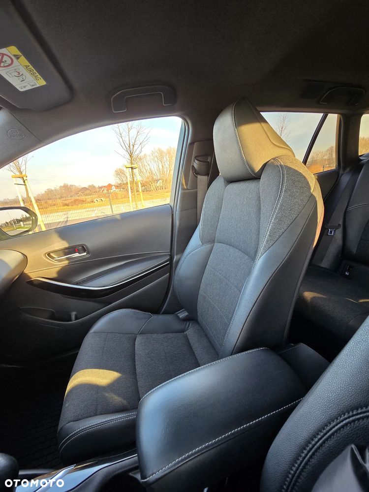 Toyota Corolla 2.0 Hybrid Comfort - 12