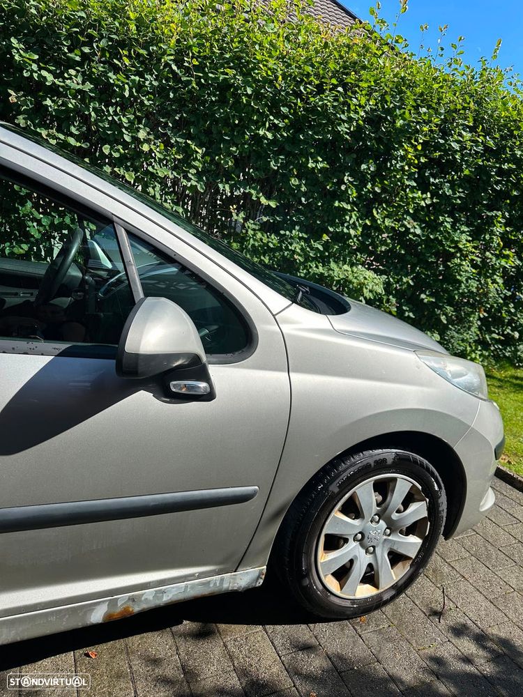 Peugeot 207 - 2