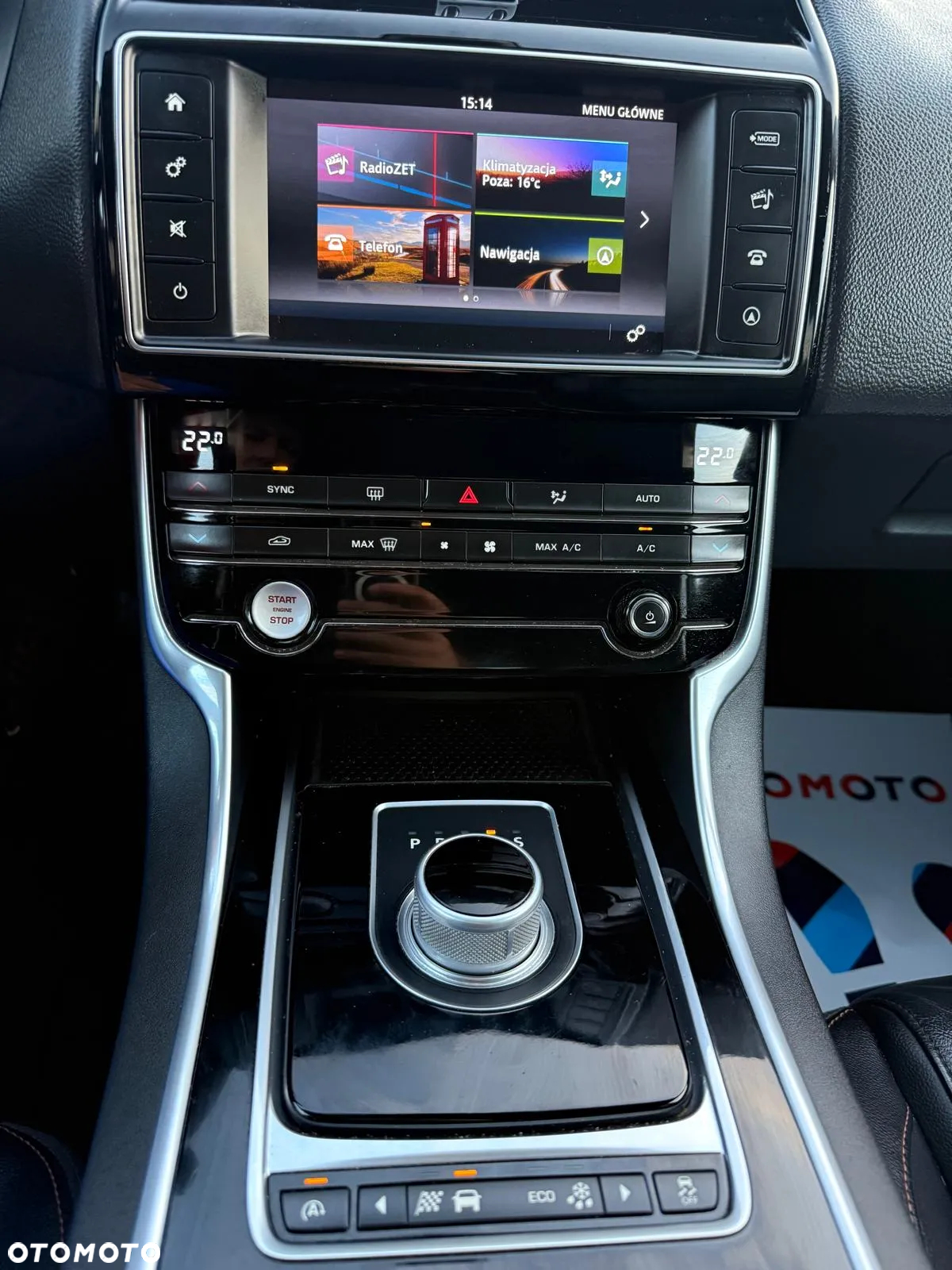 Jaguar XE 2.0 D R-Sport - 13