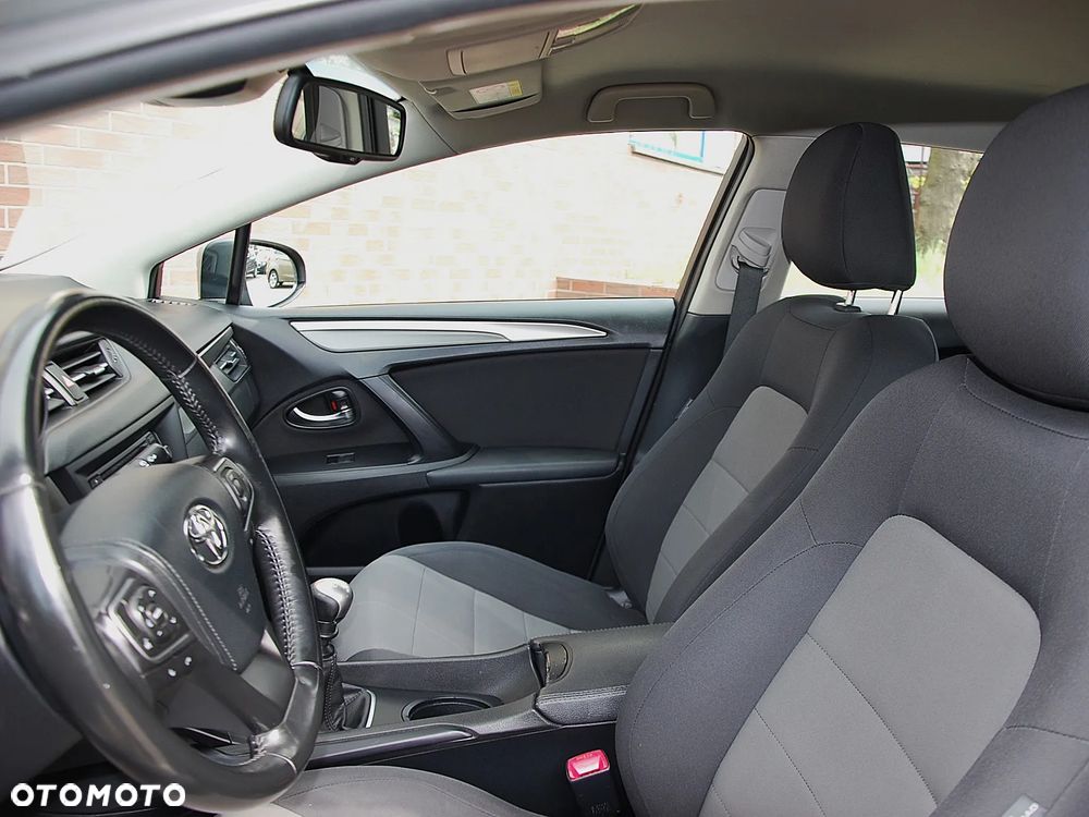 Toyota Avensis - 10
