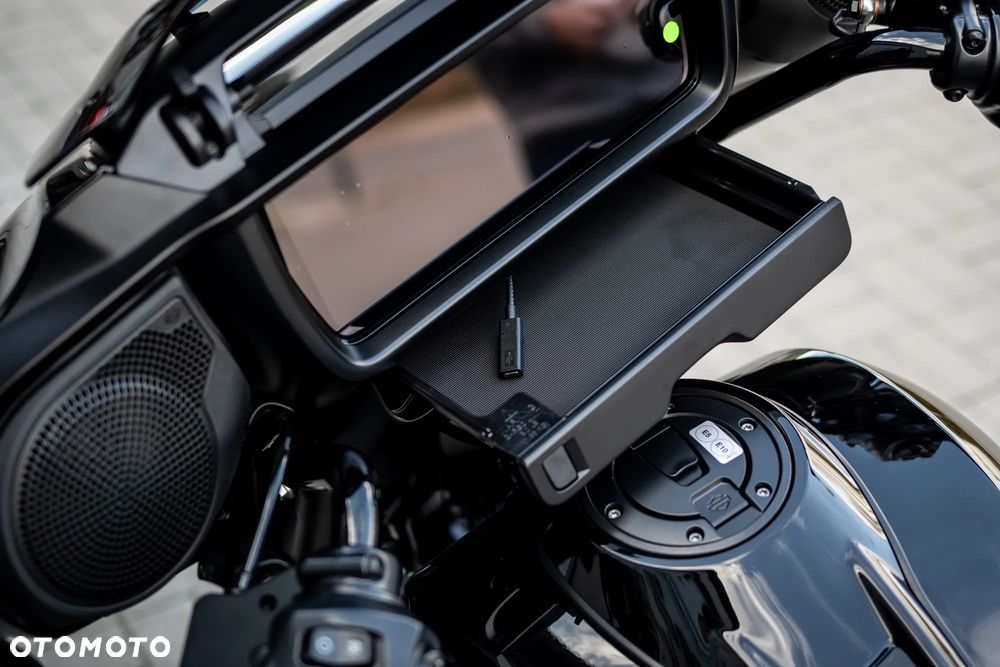 Harley-Davidson Touring Street Glide - 23