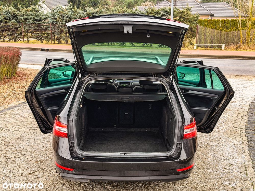 Skoda Superb 2.0 TDI DSG Ambition - 23