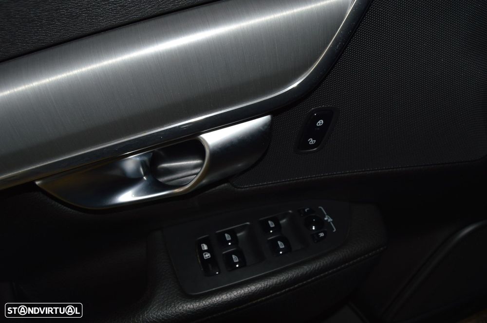 Volvo V90 2.0 D4 Momentum Plus Geartronic - 28