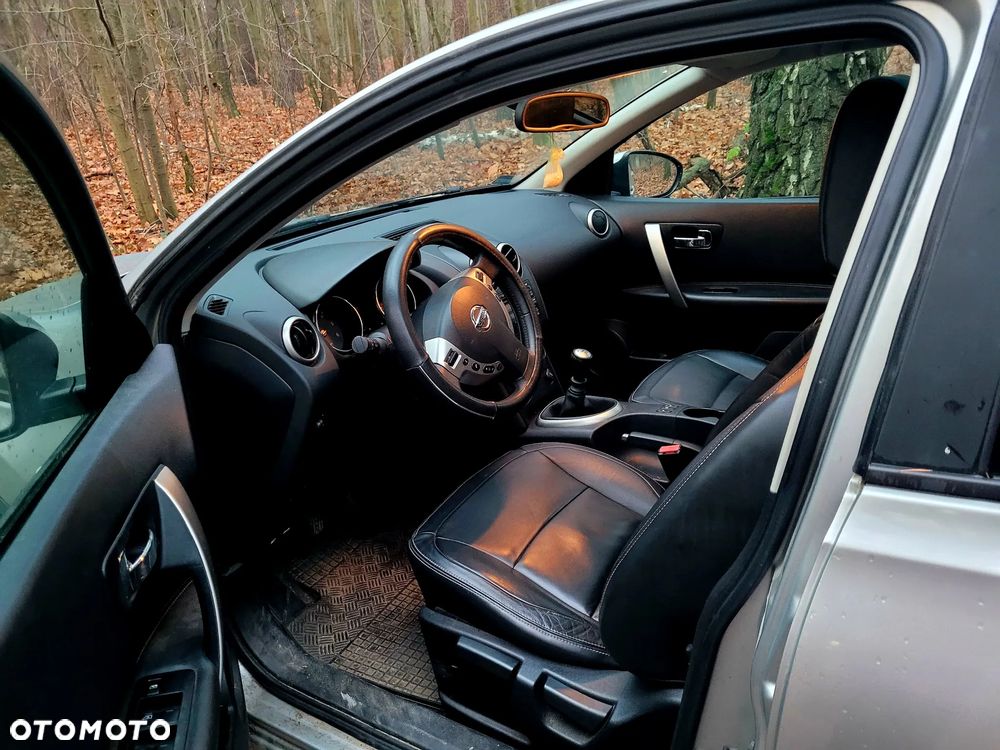 Nissan Qashqai 2.0 dCi DPF tekna - 10