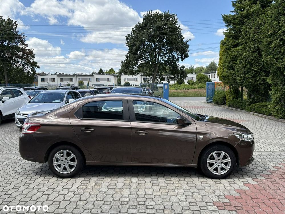 Peugeot 301 - 4