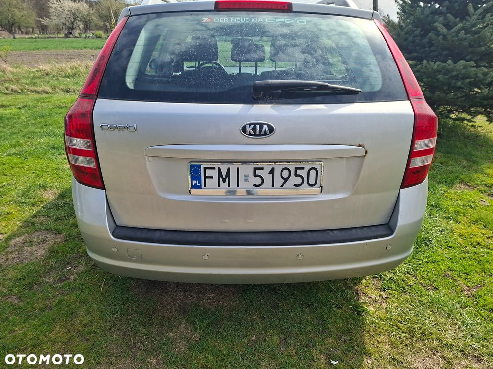 Kia Ceed - 4
