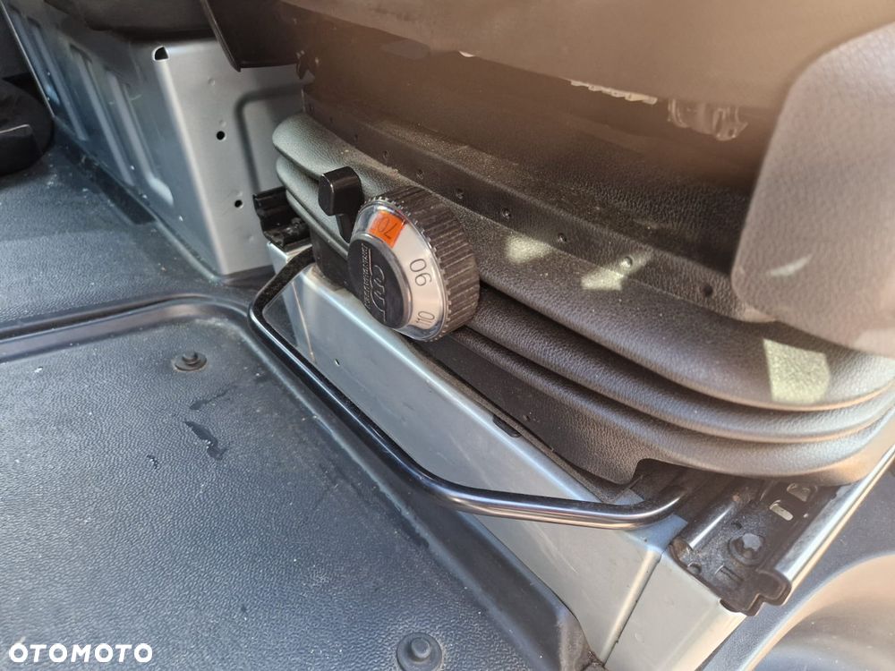 Mercedes-Benz Sprinter - 20