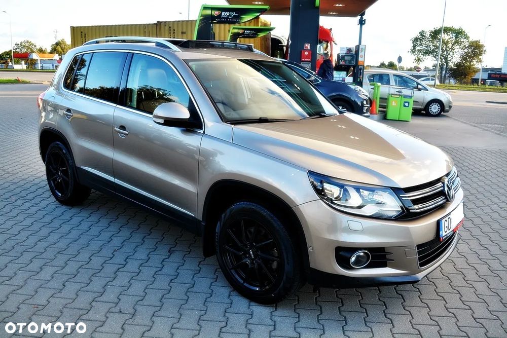 Volkswagen Tiguan 2.0 TDI DPF 4Motion BlueMotion Technology DSG Sport & Style - 17