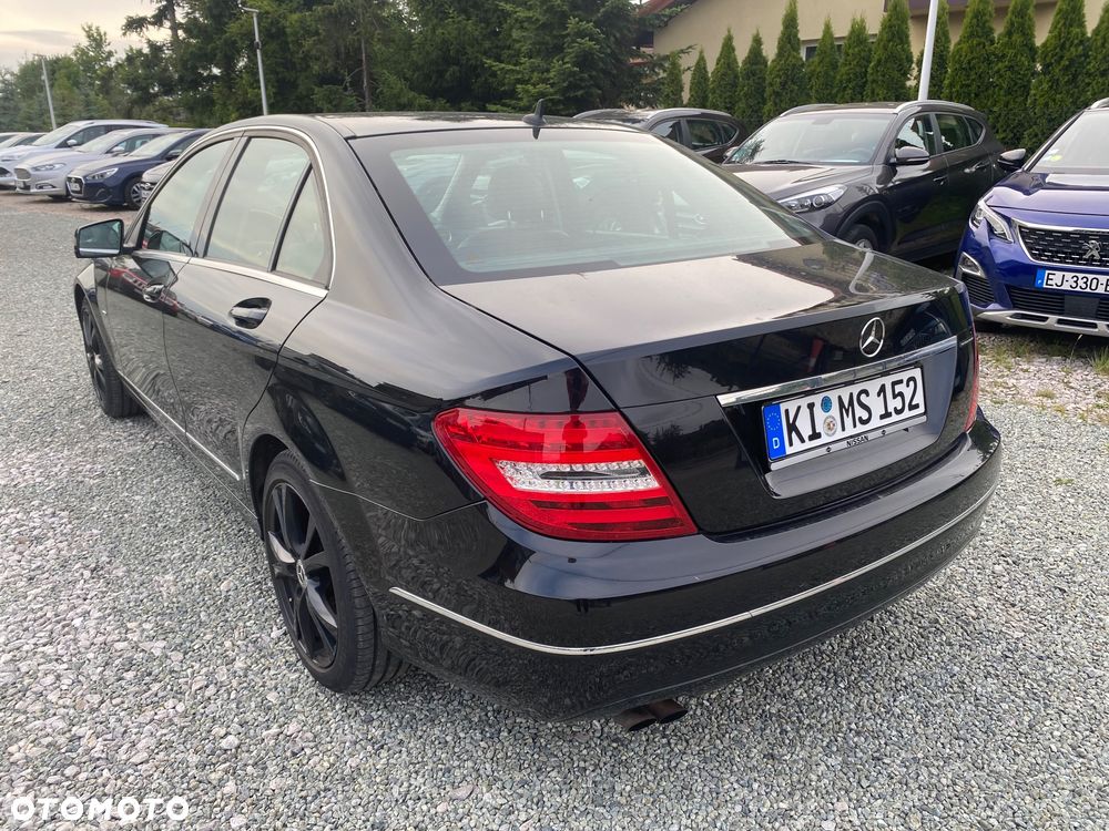 Mercedes-Benz Klasa C 180 CGI Automatik BlueEFFICIENCY Avantgarde - 38