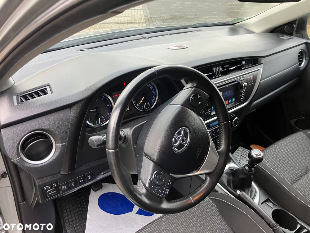 Toyota Auris 2.0 D-4D Executive - 20