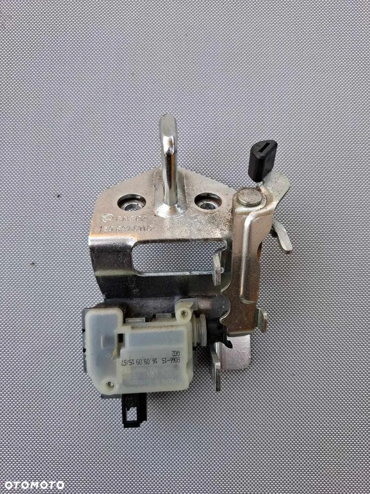 ZAMEK KLAPY BAGAŻNIKA RYGIEL SKODA OCTAVIA II KOMBI 1z9827511c KOMPLETNY - 1