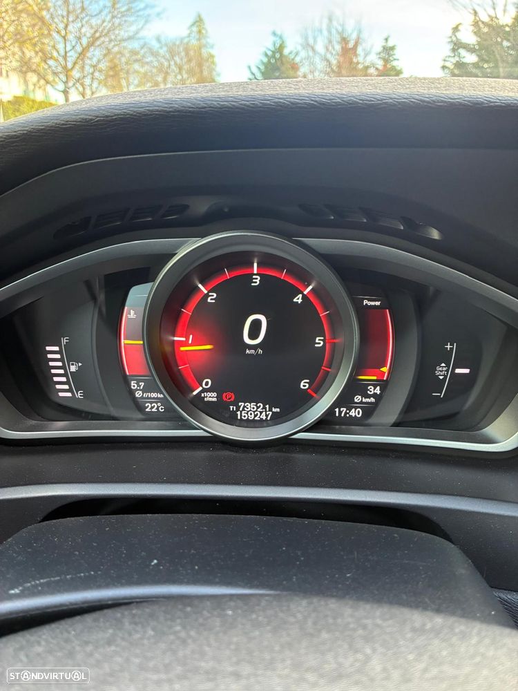 Volvo V40 2.0 D2 R-Design - 29