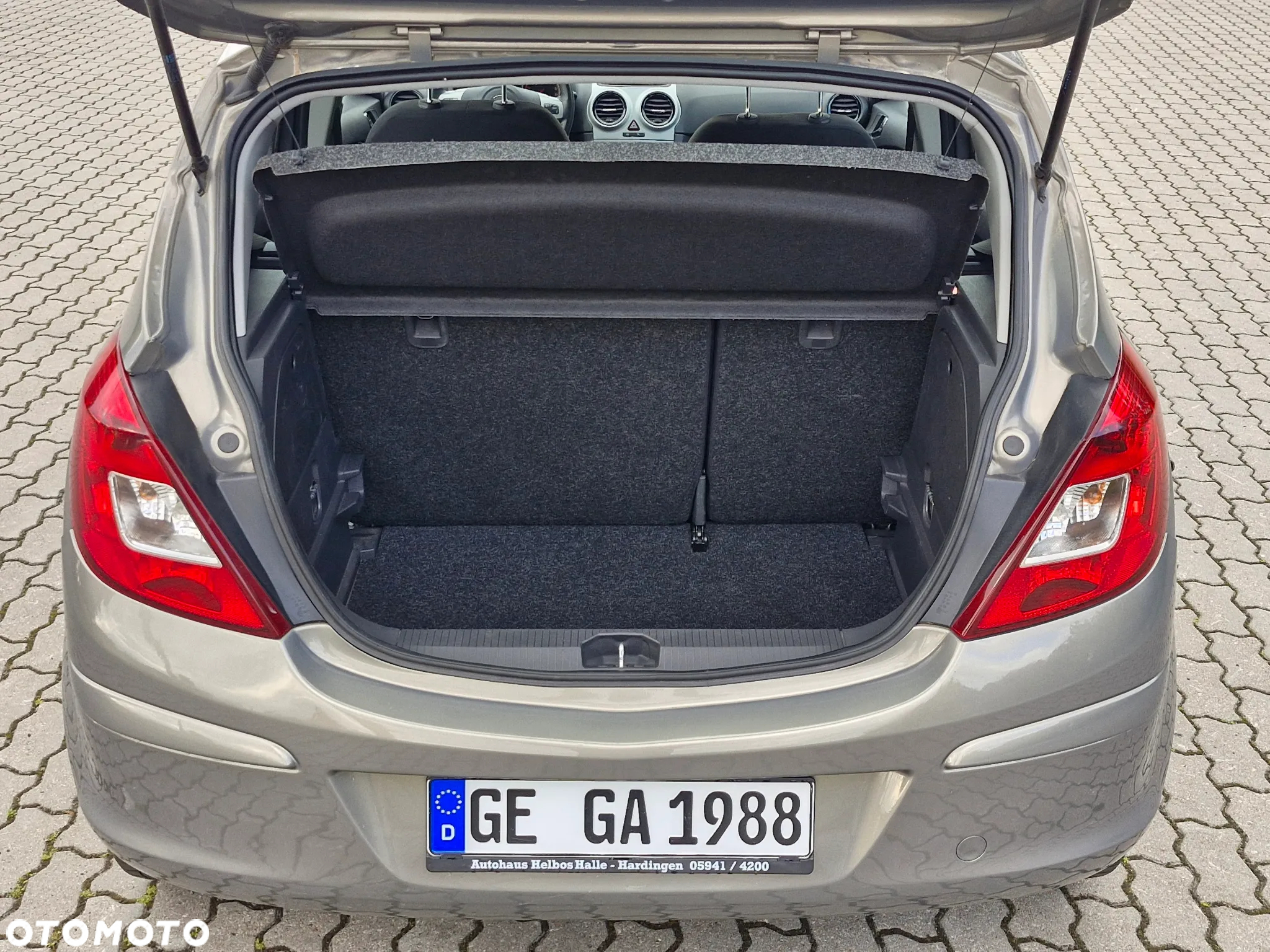 Opel Corsa 1.2 16V Cosmo - 22
