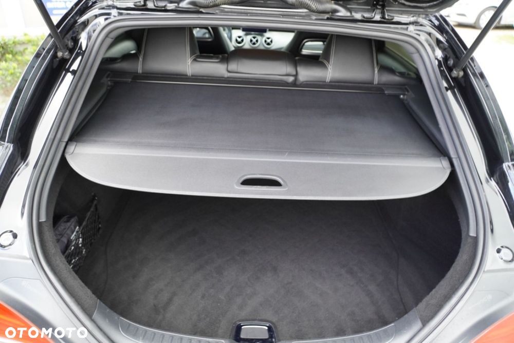 Mercedes-Benz CLA 200 UrbanStyle Edition - 23
