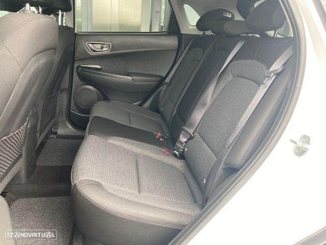Hyundai Kauai Advantage - 32