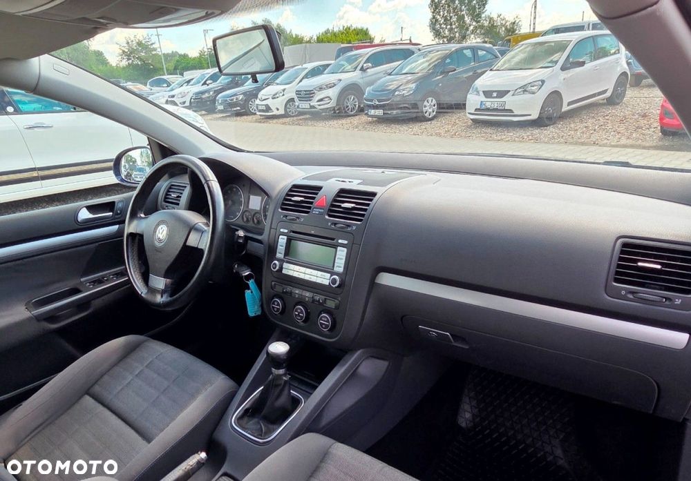 Volkswagen Golf - 8