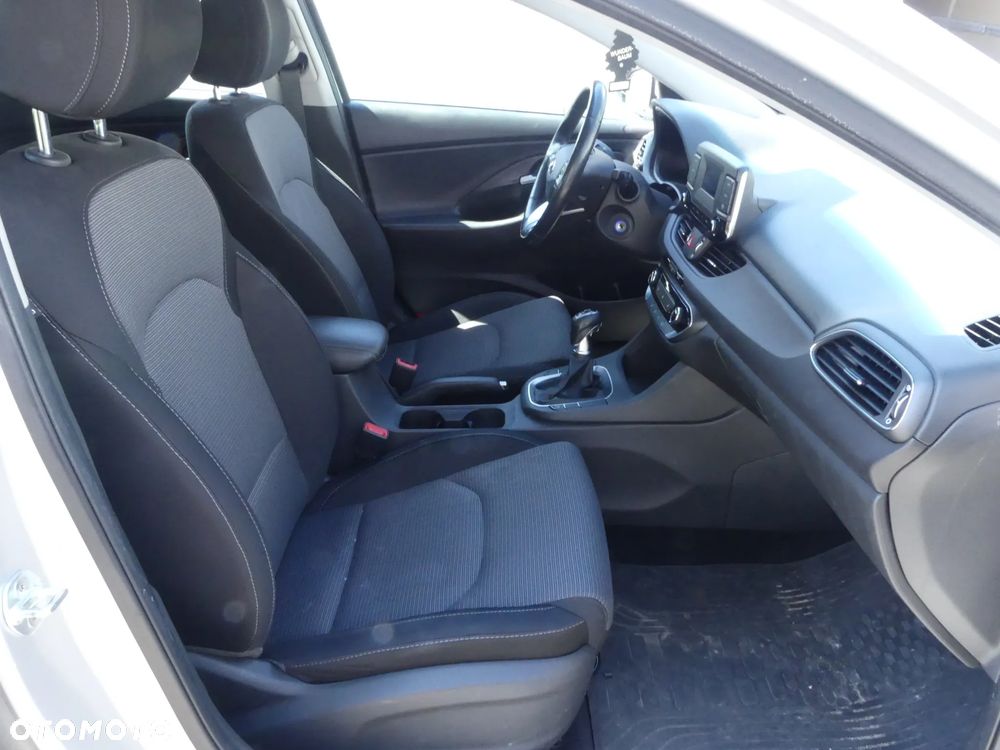 Hyundai i30 1.4 Comfort - 25