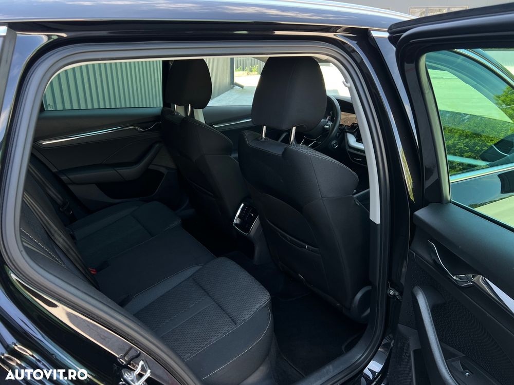 Skoda Octavia 2.0 TDI STYLE DSG - 8