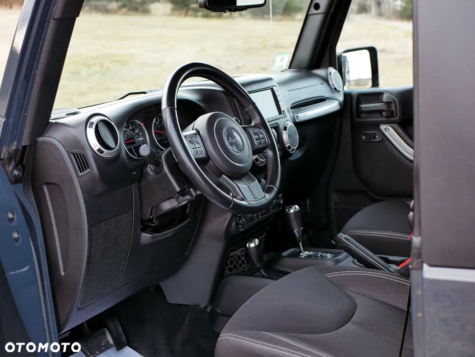 Jeep Wrangler - 25