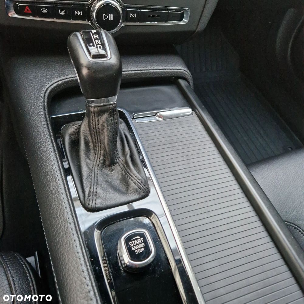 Volvo V90 D5 AWD Momentum - 22