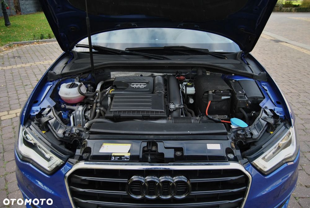 Audi A3 Sportback 1.4 TFSI S line Sportpaket - 17