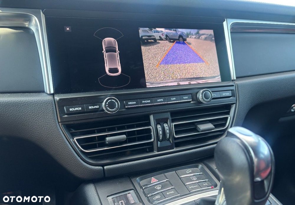 Porsche Macan - 8