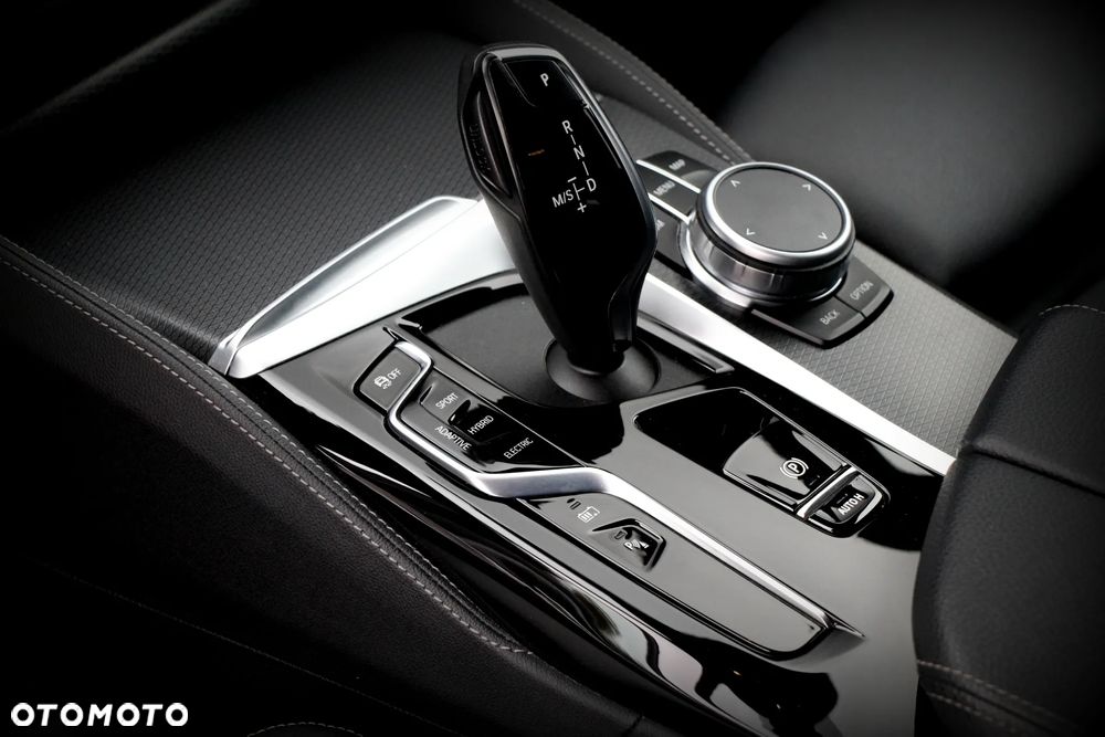 BMW Seria 5 530e xDrive M Sport sport - 24