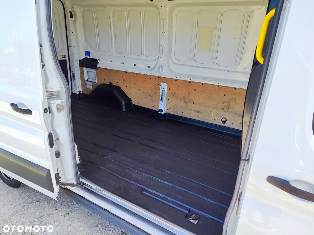 Ford Transit - 12