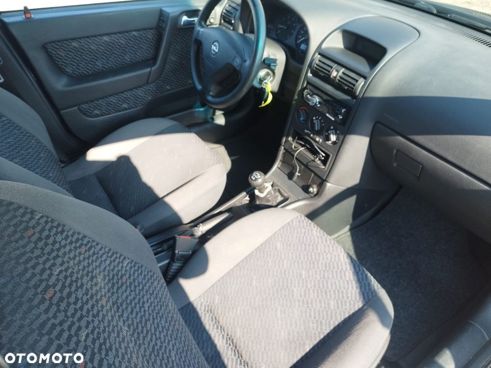 Opel Astra 1.6 GL / Start - 26