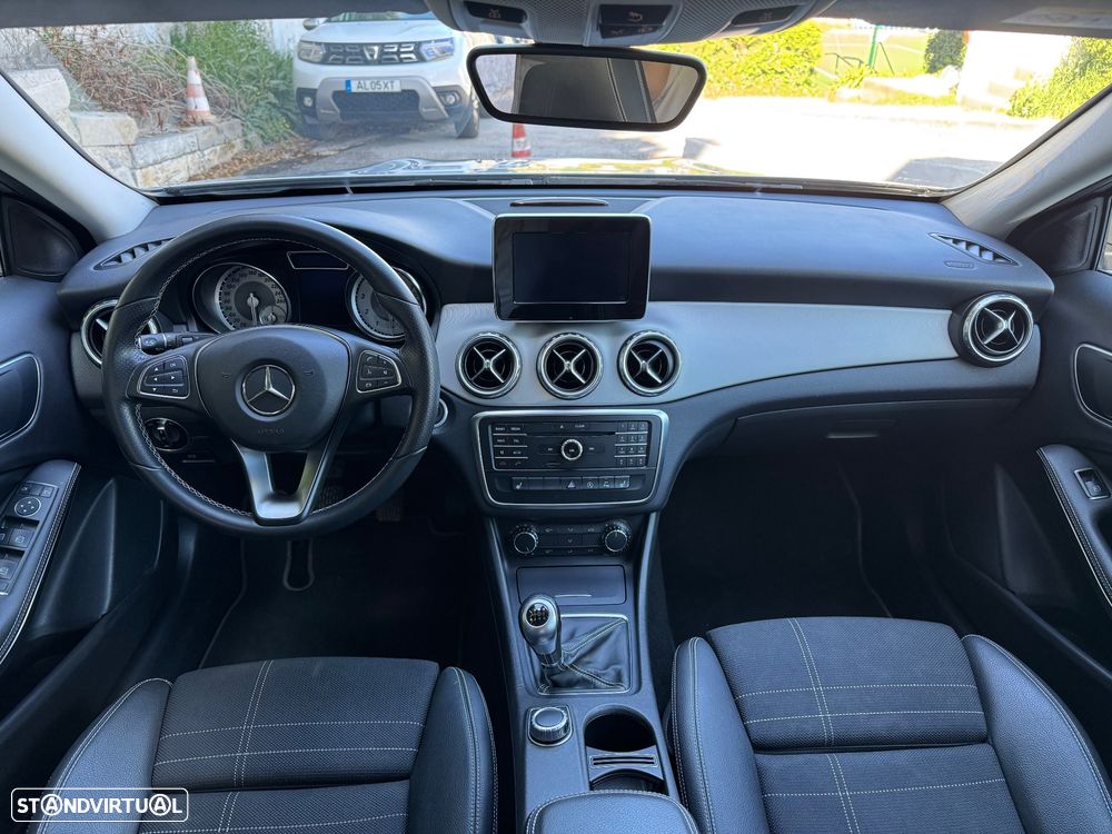 Mercedes-Benz GLA 200 Urban - 8