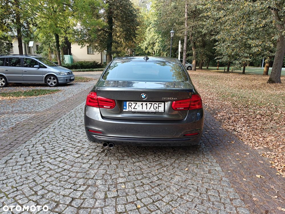 BMW Seria 3 330e iPerformance Luxury Line - 9