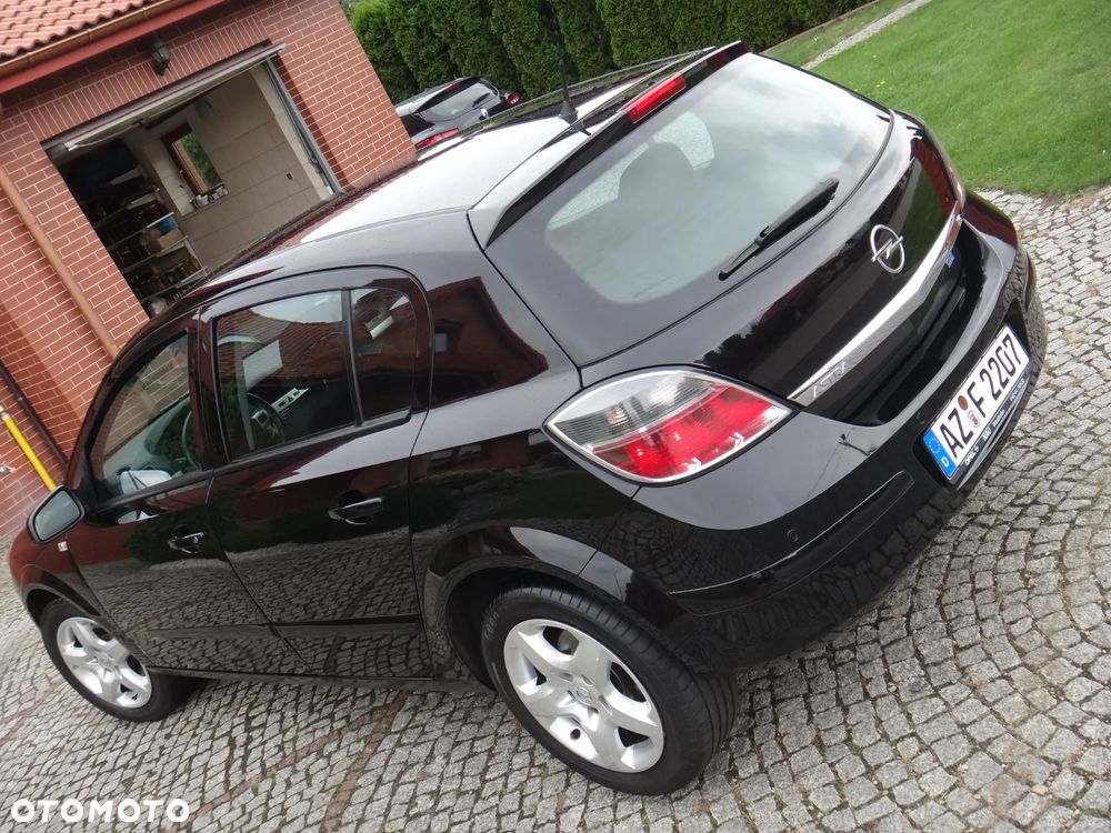 Opel Astra 1.6 Innovation - 19