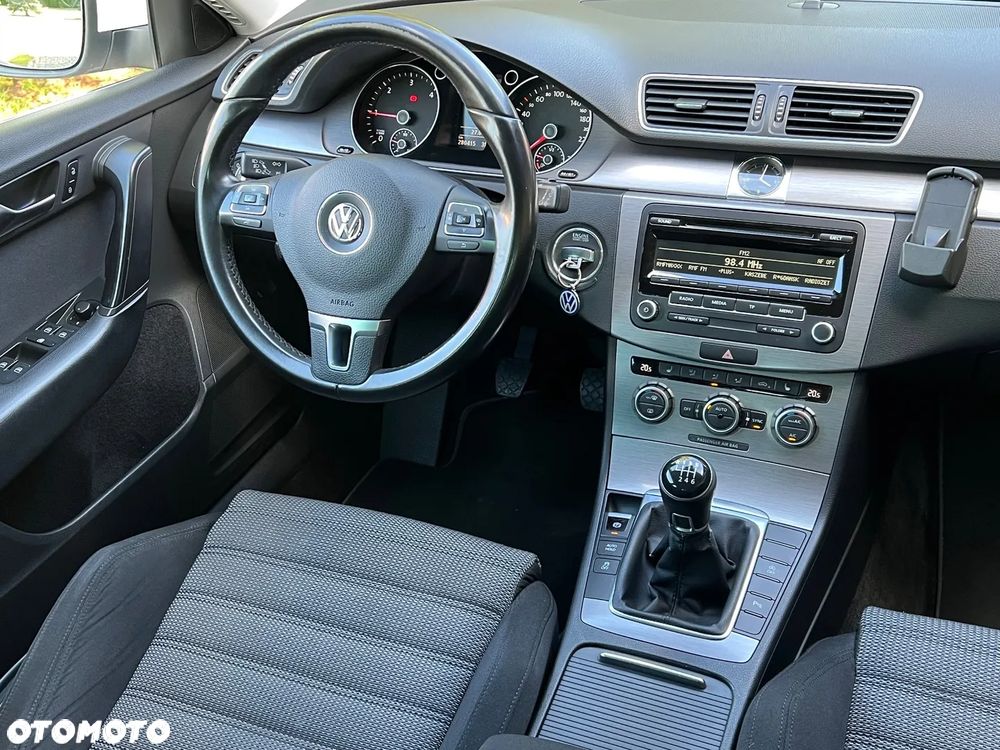 Volkswagen Passat - 23
