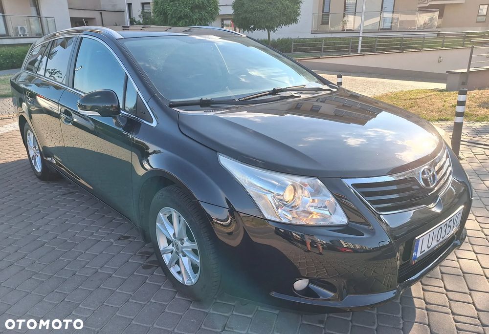 Toyota Avensis - 1