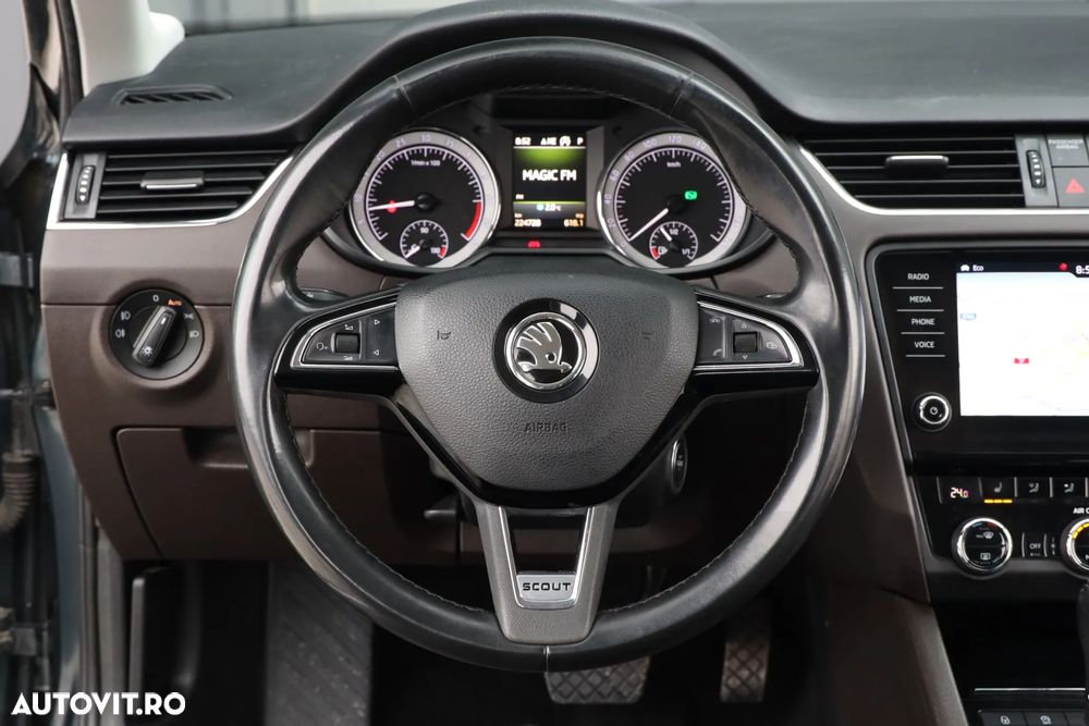 Skoda Octavia 2.0 TDI 4x4 DSG Scout - 31