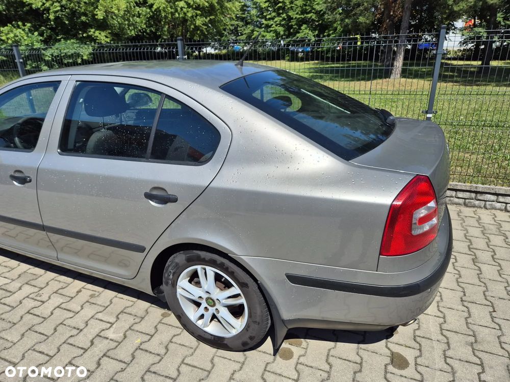 Skoda Octavia 1.6 Tour - 10