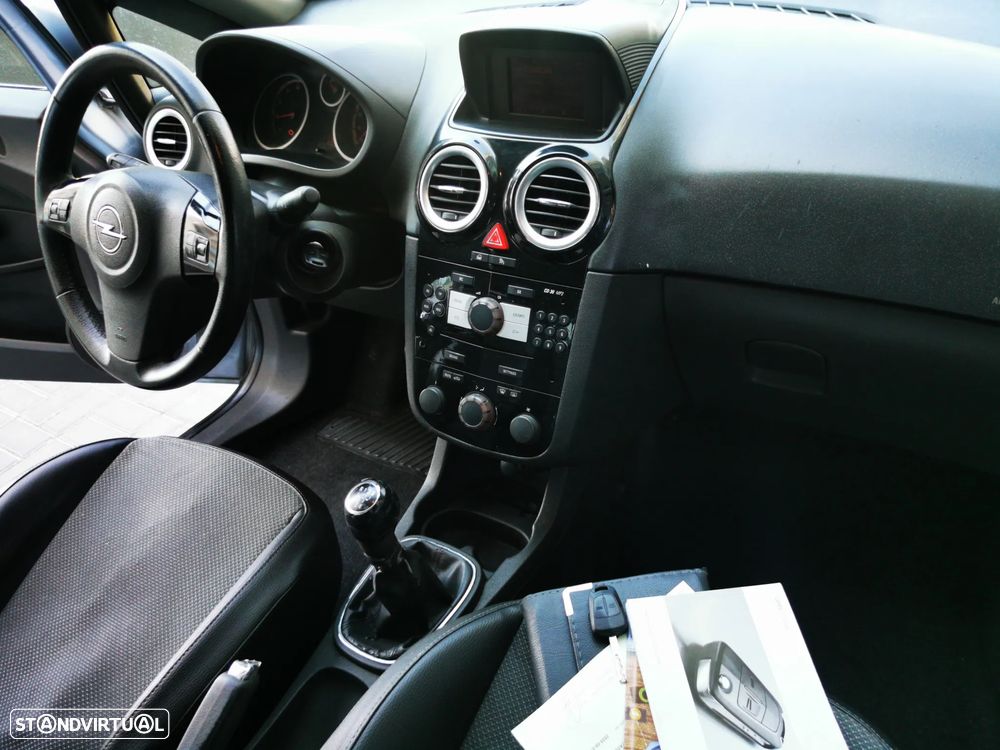Opel Corsa 1.2 Cosmo - 3