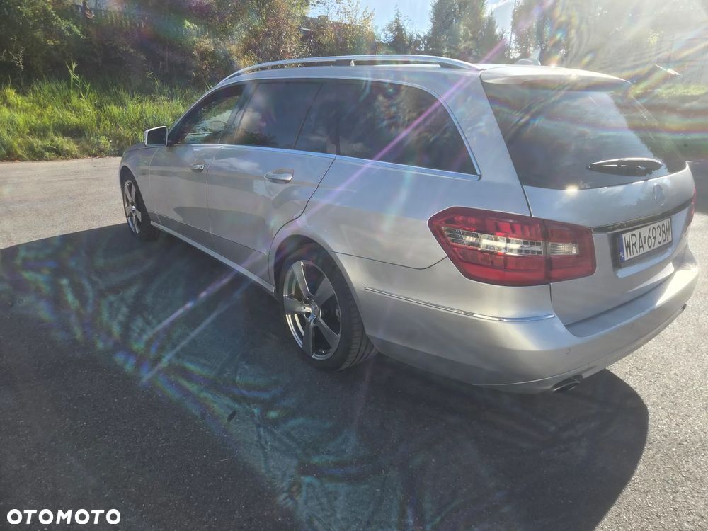 Mercedes-Benz Klasa E 300 CDI BlueEff Avantgarde - 4