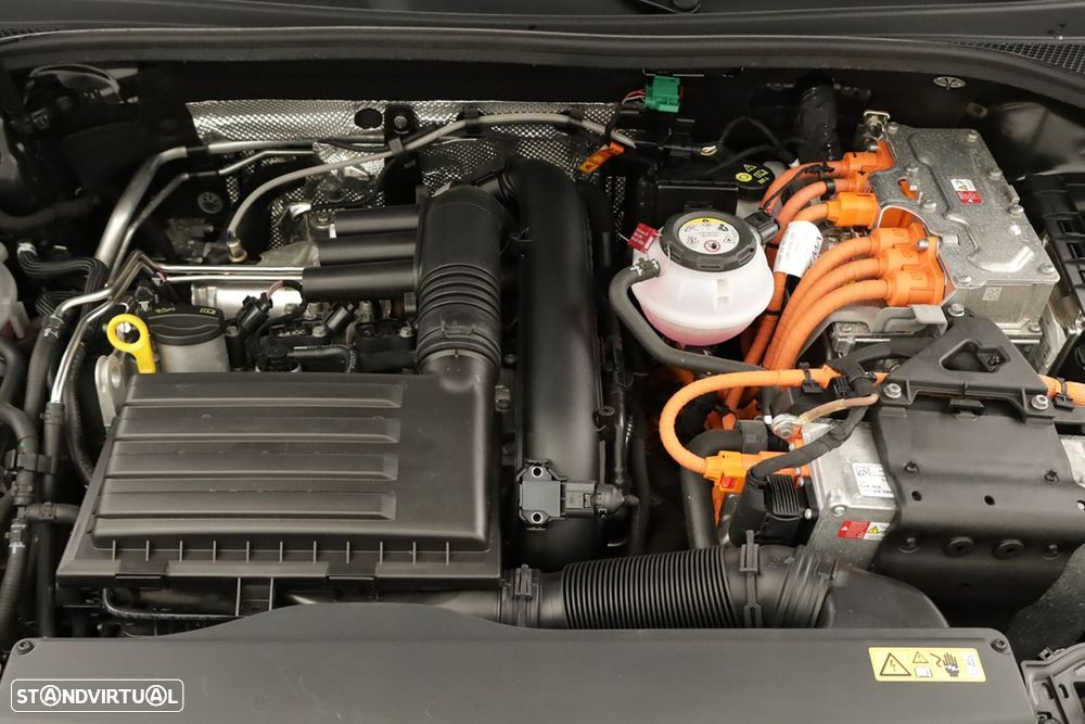 Audi Q3 Sportback 45 TFSIe S line S tronic - 24