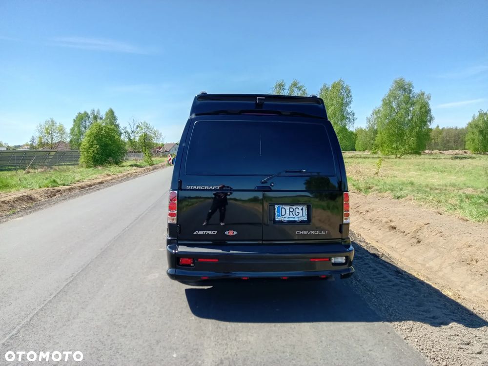 Chevrolet Astro - 27