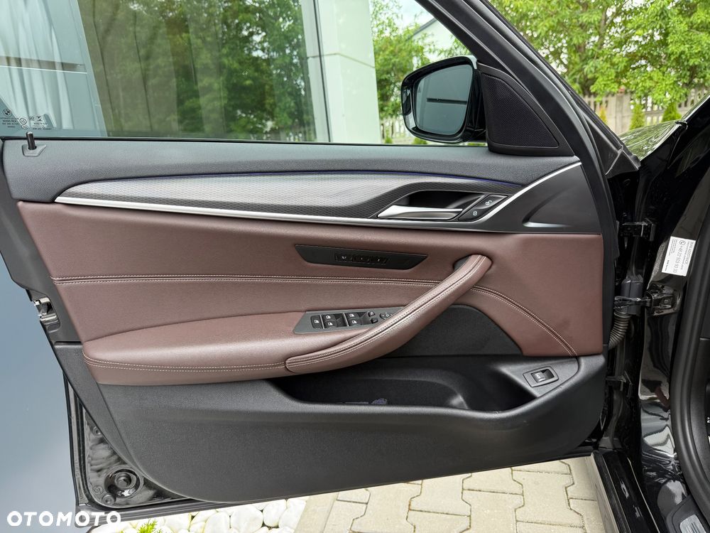 BMW Seria 5 520d xDrive mHEV M Sport sport - 12