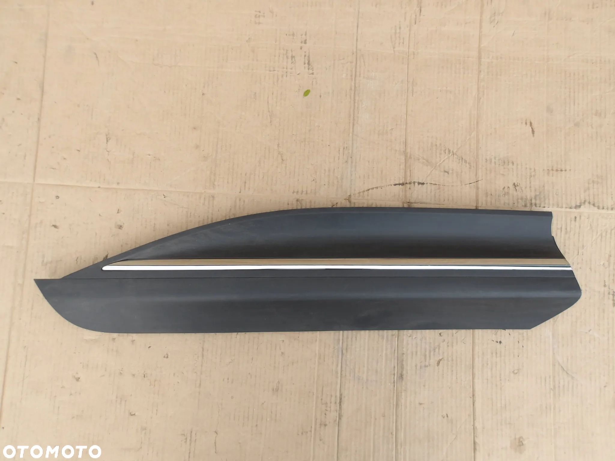 LISTWA DRZWI PRAWY TYL RENAULT SCENIC IV 828764644R - 1