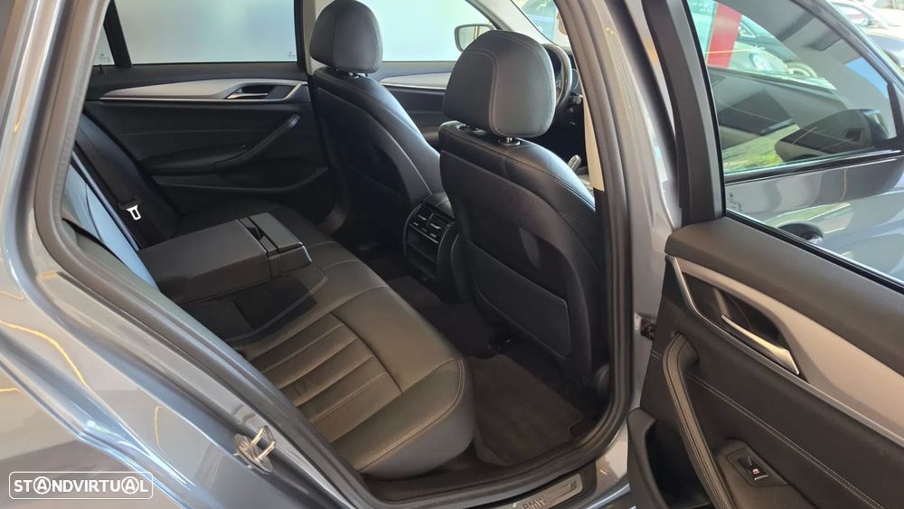 BMW 530 d xDrive Line Luxury Auto - 53