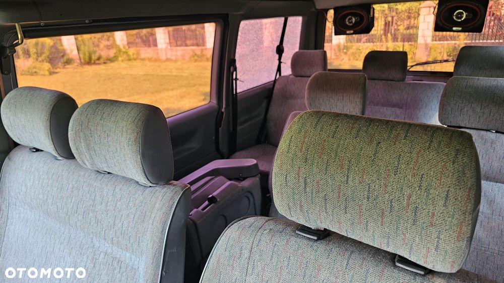 Volkswagen Caravelle - 6