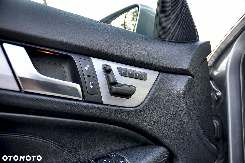 Mercedes-Benz Klasa C 350 CGI BlueEff - 10
