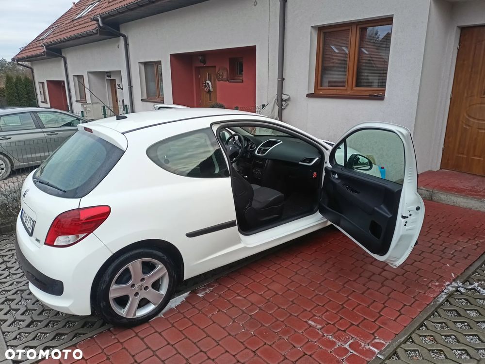 Peugeot 207 1.4 HDi Presence - 13