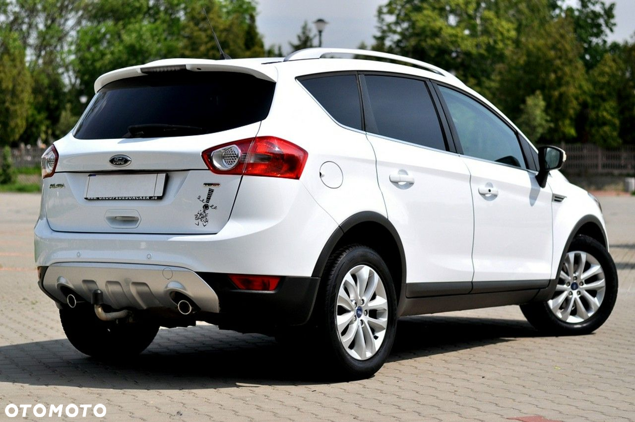 Ford Kuga 2.0 TDCi 2x4 Titanium - 24