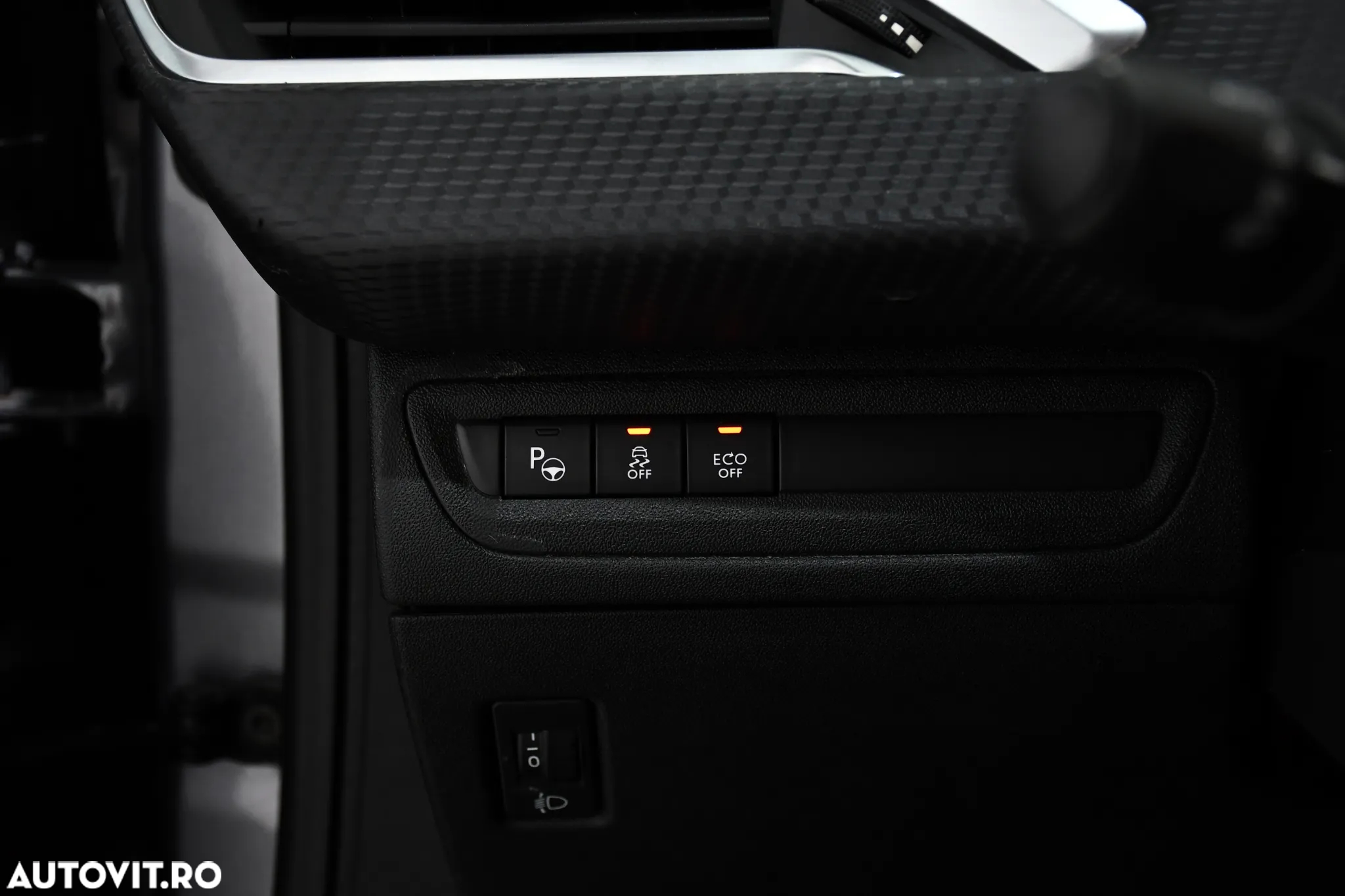 Peugeot 2008 1.2 PureTech Turbo EAT6 S&S Allure - 22
